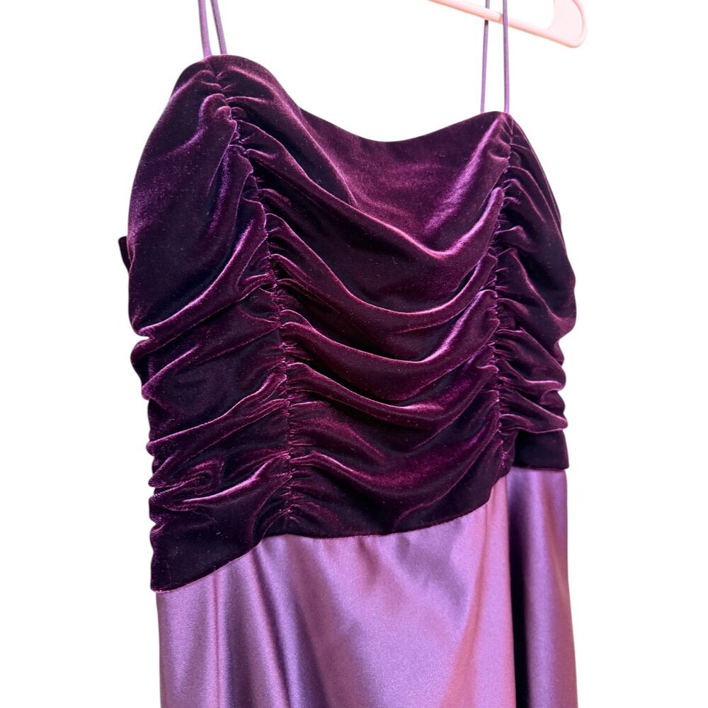 Niki Livas Gorgous 90s Y2K Womens Velour Purple Ruffle Sleeveless Dress Sz: 8 E7